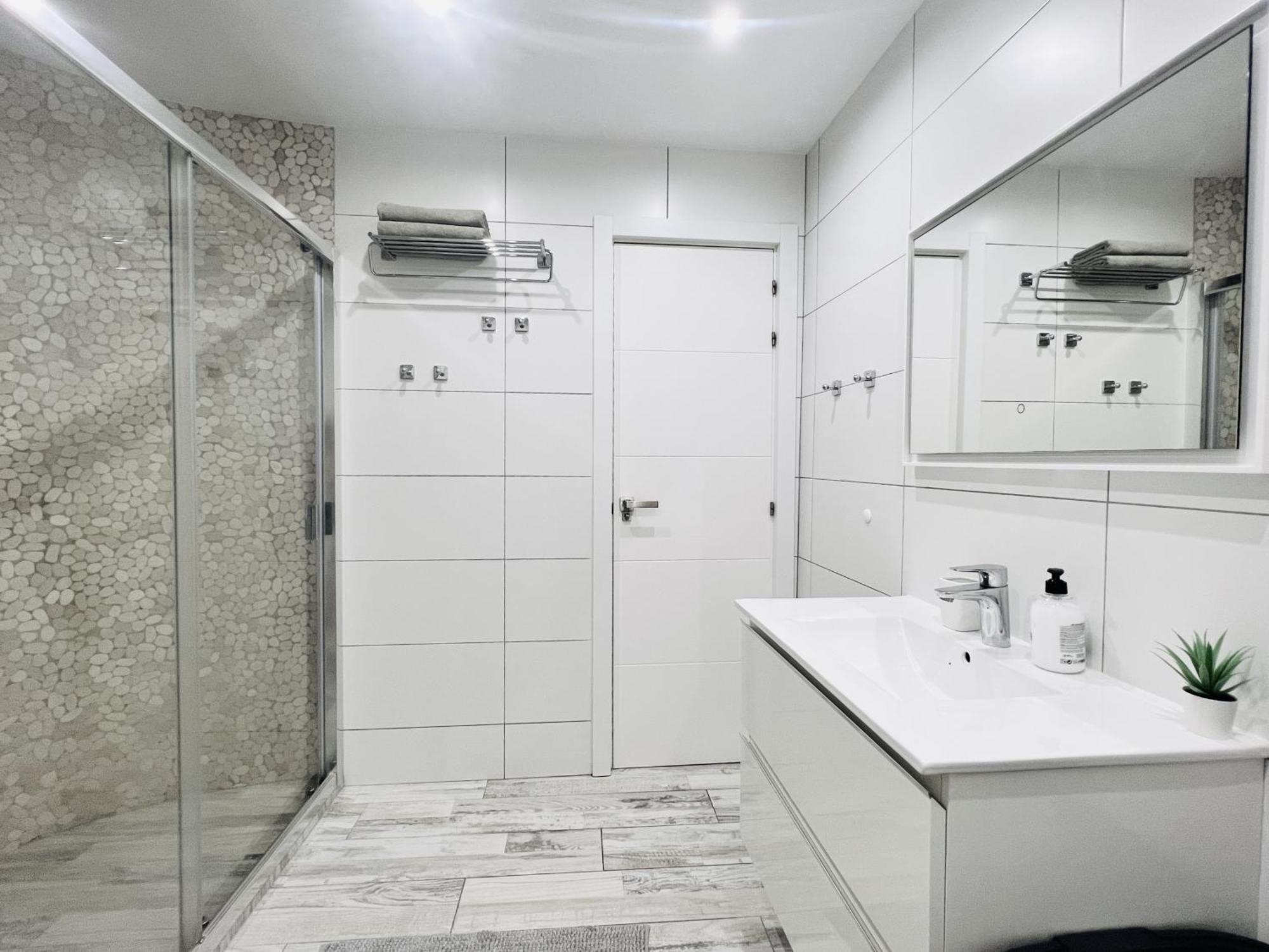 Paulmarie Apartment Ocean View Адехе Екстериор снимка