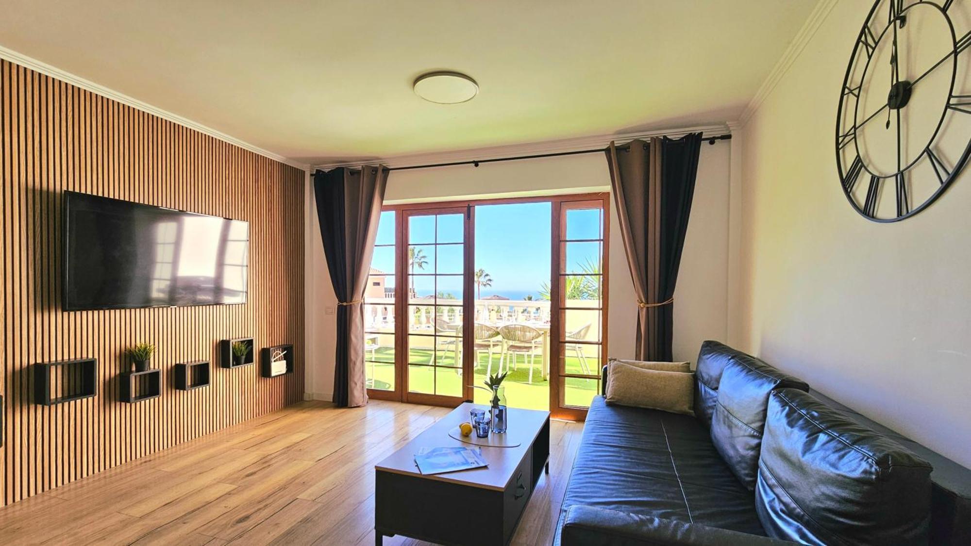 Paulmarie Apartment Ocean View Адехе Екстериор снимка